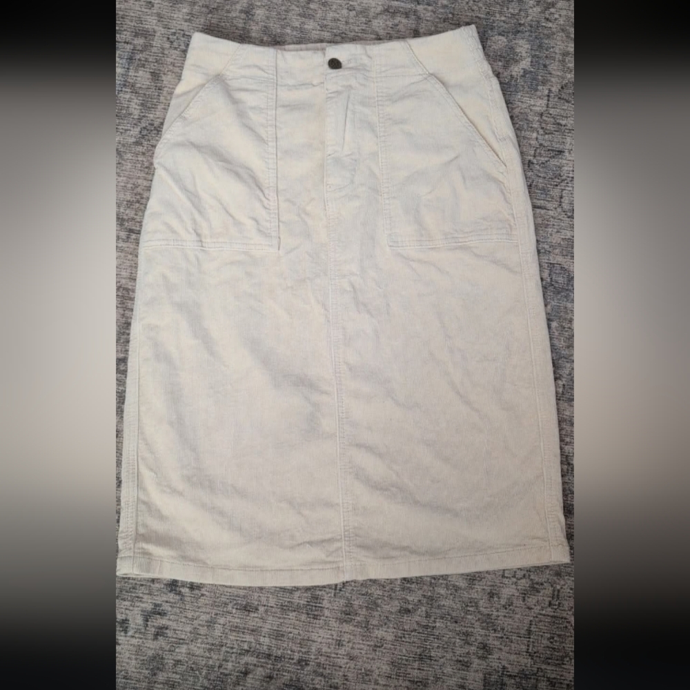 Elegant Cream Pencil Skirt